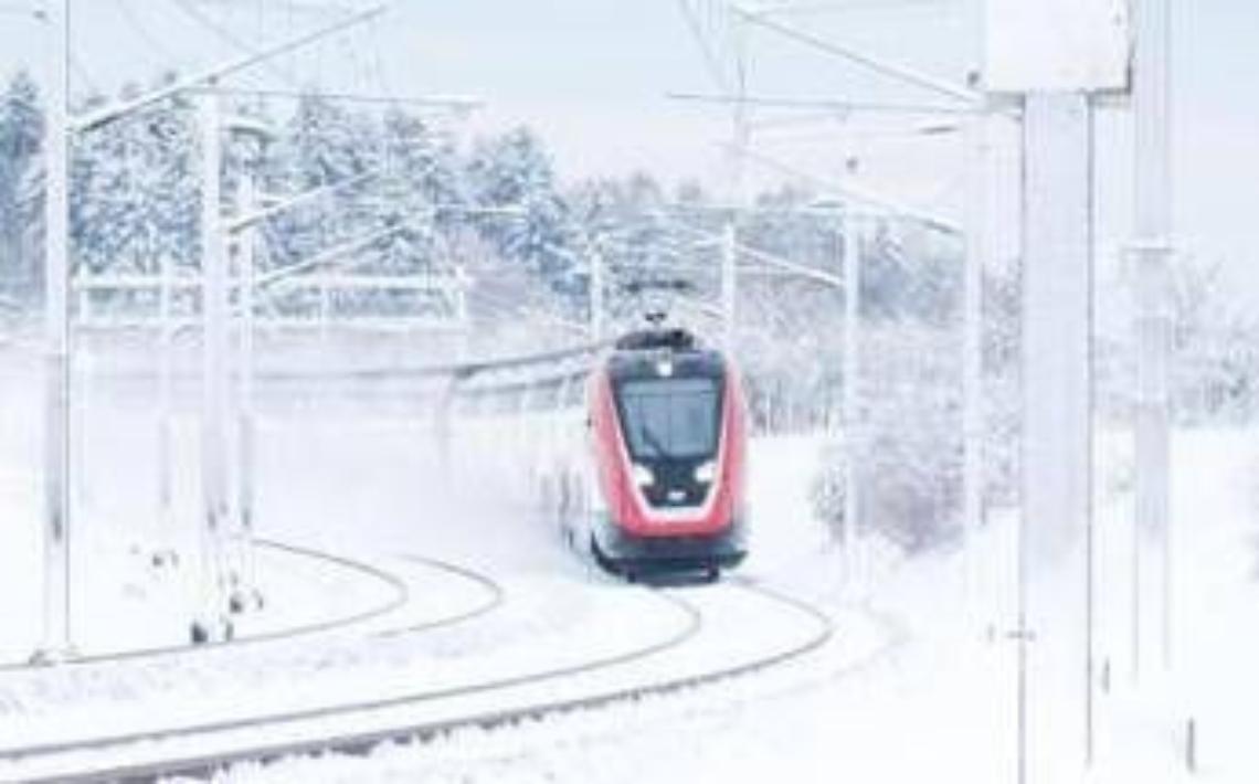 Svizzera, treno deraglia nel canton vallese: molti feriti