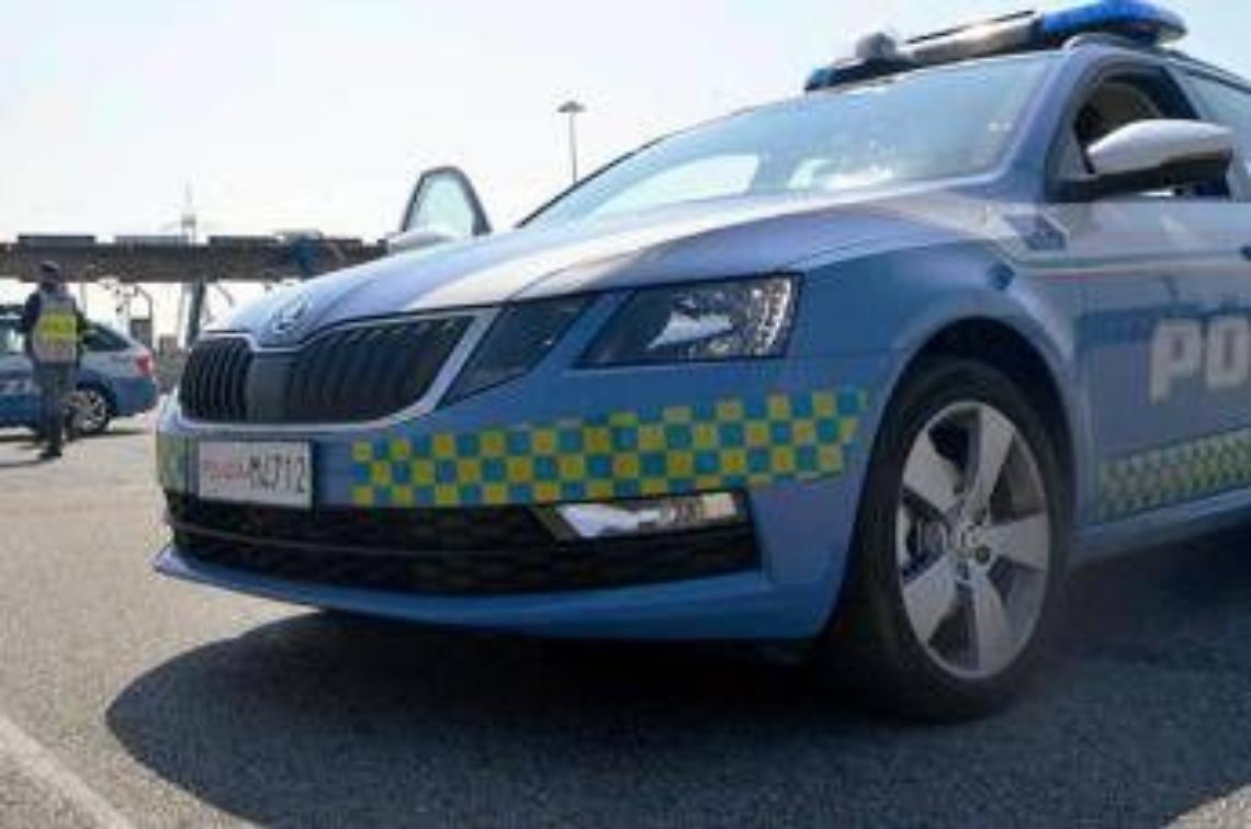 Incidente A1, camion invade carreggiata: tratto chiuso per ore e traffico in tilt