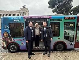 Malattie rare: bus e billboard con i colori della campagna Uniamoleforze
