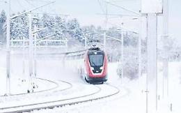 Svizzera, treno deraglia nel canton vallese: molti feriti