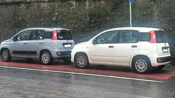 Sulle piste ciclabili a Viterbo parcheggio abusivo diffuso